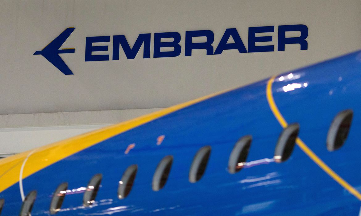 2019-01-10t214347z_1645656956_rc19fda02af0_rtrmadp_3_embraer-m-a-boeing.jpg