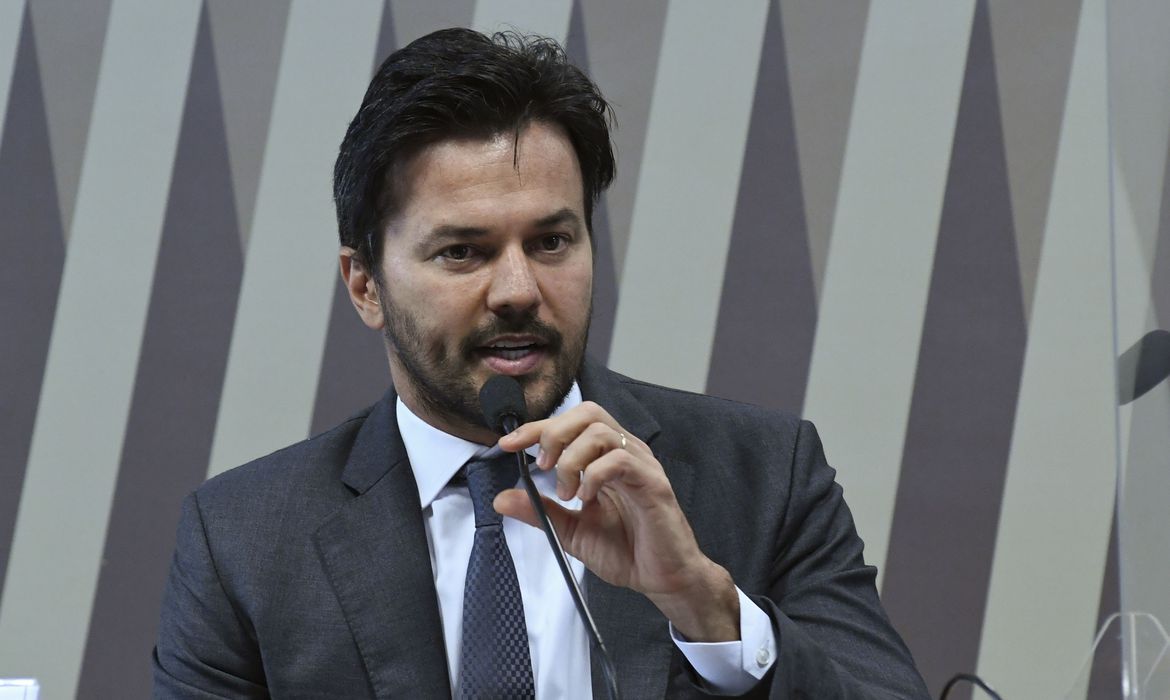 Comissão de Serviços de Infraestrutura (CI) realiza audiência pública semipresencial para tratar sobre as perspectivas do Governo Federal com o leilão do 5G, a infraestrutura brasileira no ramo de internet e telecomunicações, além dos programas adotados pelo Ministério das Comunicações para o aumento da conectividade brasileira, e saber qual é o planejamento da pasta para o próximo ano. À mesa, ministro de Estado das Comunicações, Fábio Faria. Foto: Geraldo Magela/Agência Senado