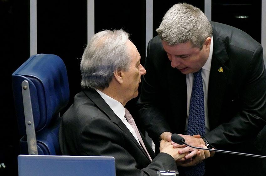 SENADO-.JPG
