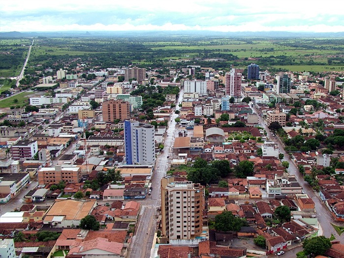 Vista_aérea_do_centro_da_cidade_de_Unaí_MG.jpg
