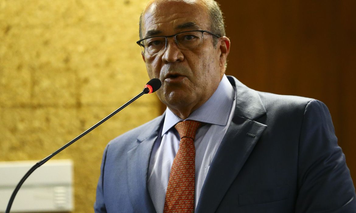 O diretor-geral do Operador Nacional do Sistema Elétrico (ONS), Luiz Ciocchi, durante entrevista coletiva.