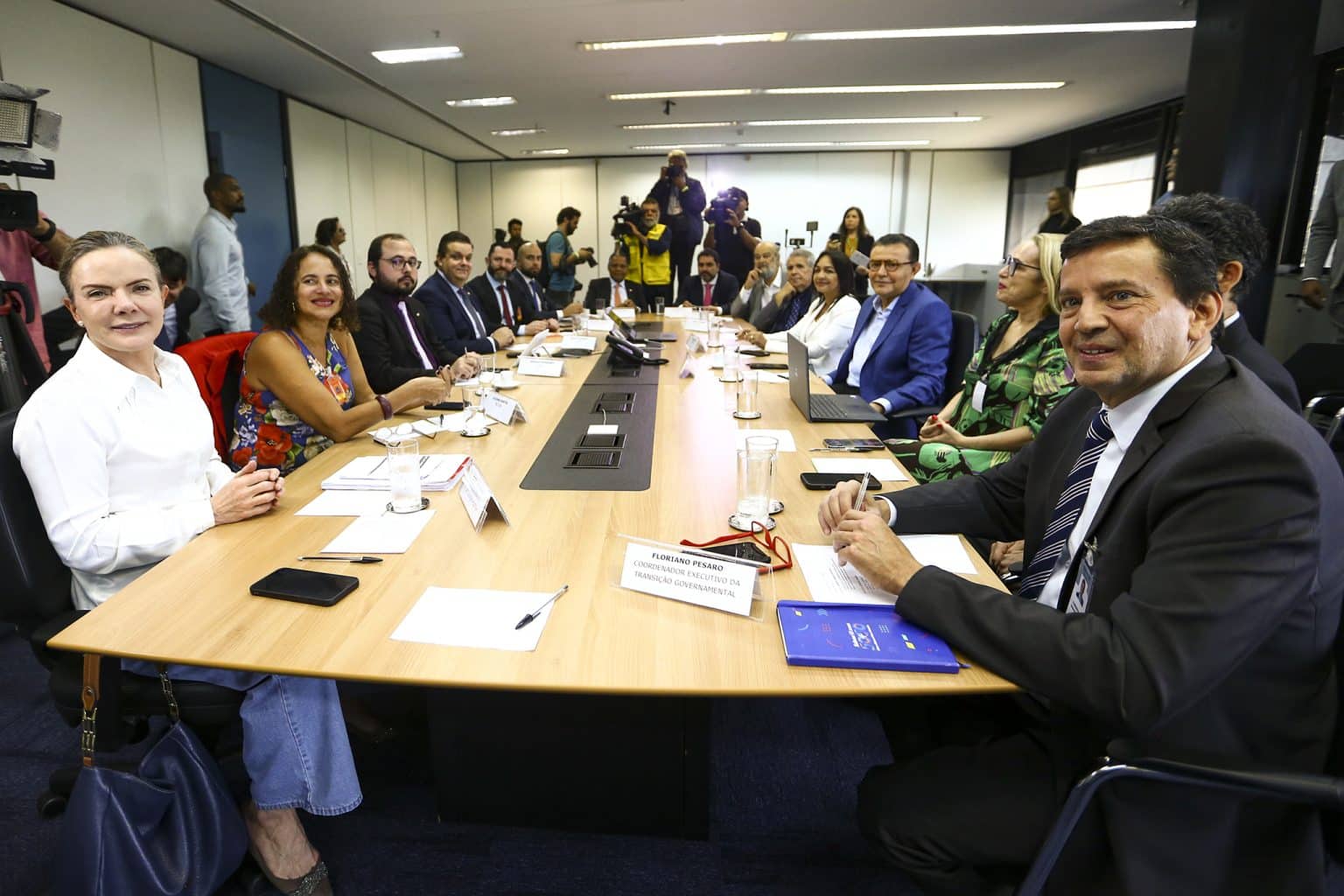 conselho-politico-transicao_mcamgo_abr_111120221818-copiar-1536x1024.jpg