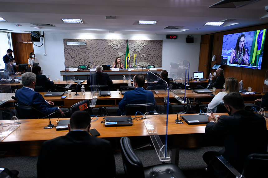 Comissão de Relações Exteriores e Defesa Nacional (CRE) realiza audiência pública semipresencial destinada a debater a internacionalização do turismo gastronômico e da economia criativa como indutores do desenvolvimento regional - Região Nordeste.À mesa, presidente da CRE, senadora Kátia Abreu (PP-TO), conduz audiência. Foto: Edilson Rodrigues/Agência Senado