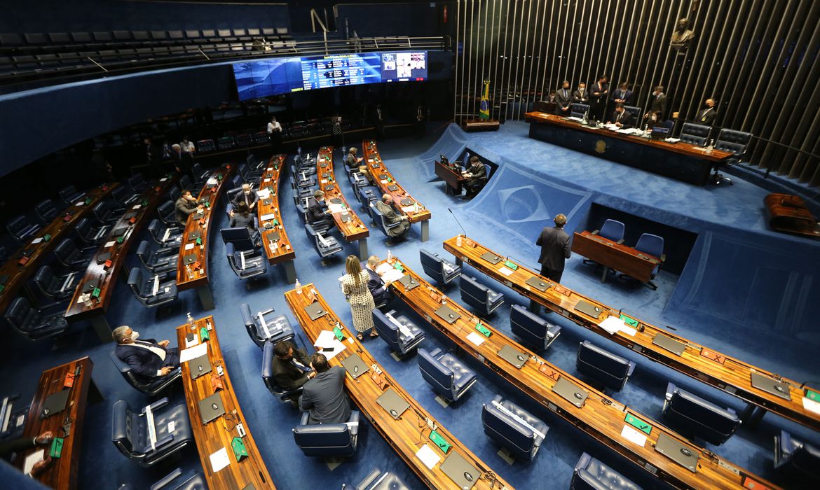 Plenário do Senado Federal durante sessão deliberativa ordinária semipresencial. 