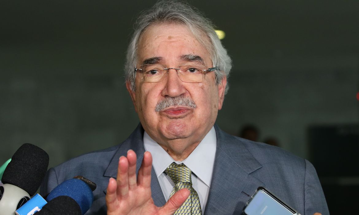 O presidente do Tribunal Superior do Trabalho e do Conselho Superior da Justiça do Trabalho, ministro Emmanoel Pereira, fala à imprensa.