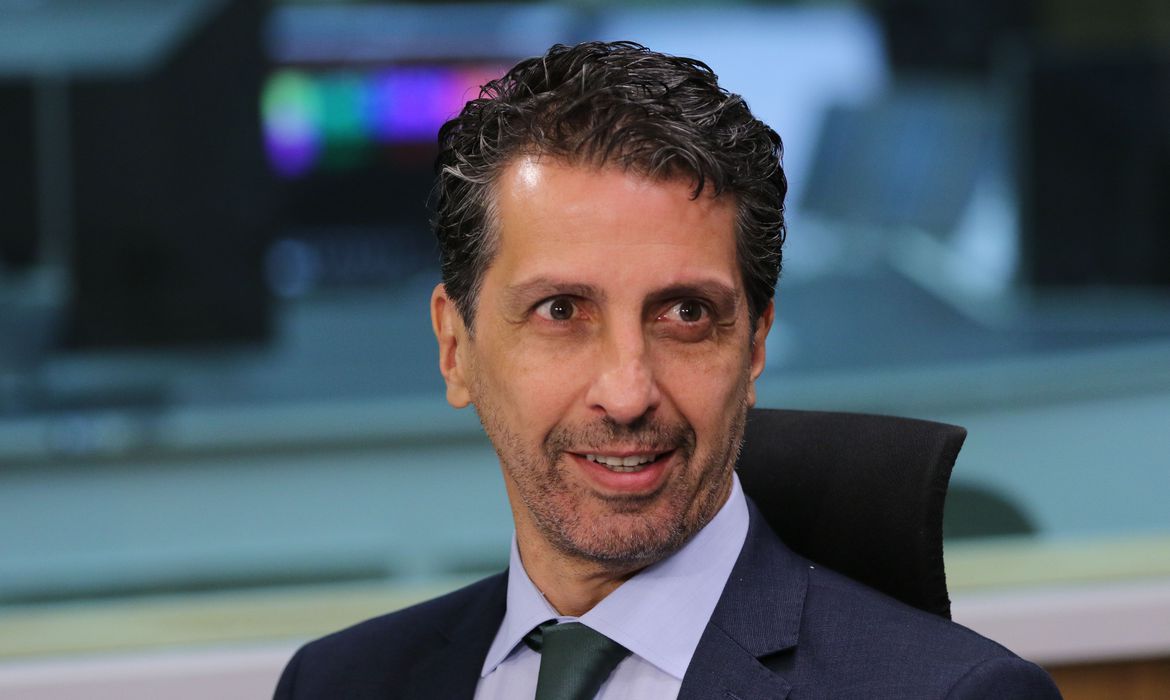 O ministro do Meio Ambiente,  Joaquim Leite, é o entrevistado no programa A Voz do Brasil